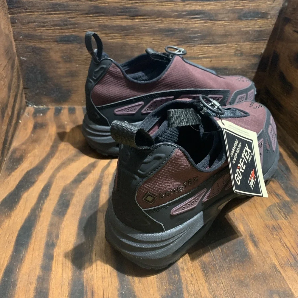 Nike Air Max Sunder GORE-TEX Burgundy Crush FZ4238-600 Women 6.5 / Men 5 New